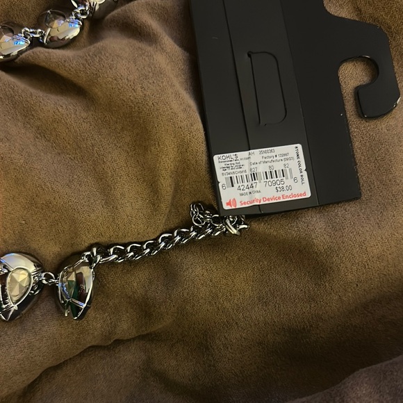 Simply Vera Vera Wang Green Necklace - Picture 3 of 3